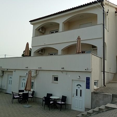 Apartmani Milenij Barbat na Rabu Kültér fotó