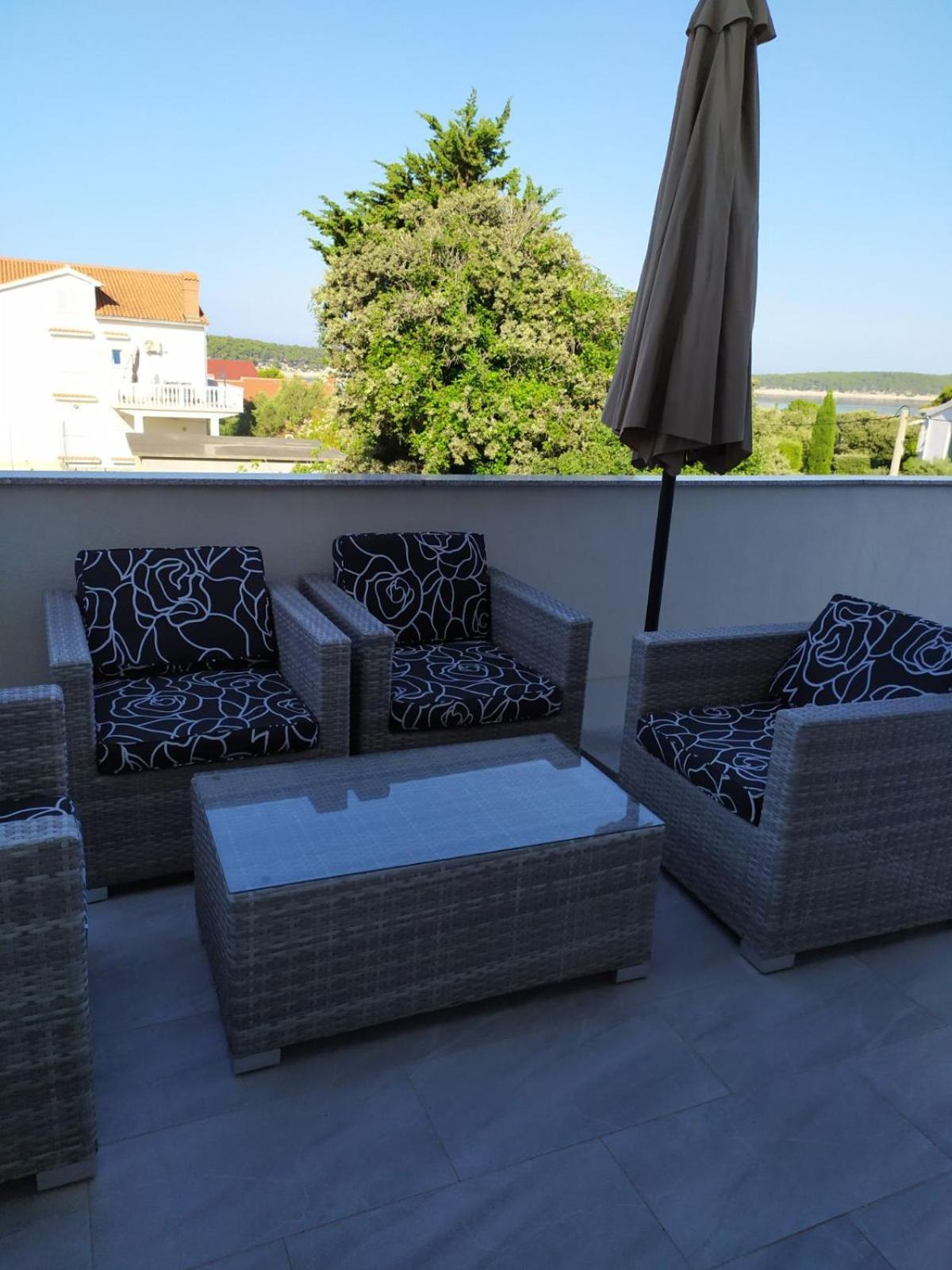 Apartmani Milenij Barbat na Rabu Kültér fotó